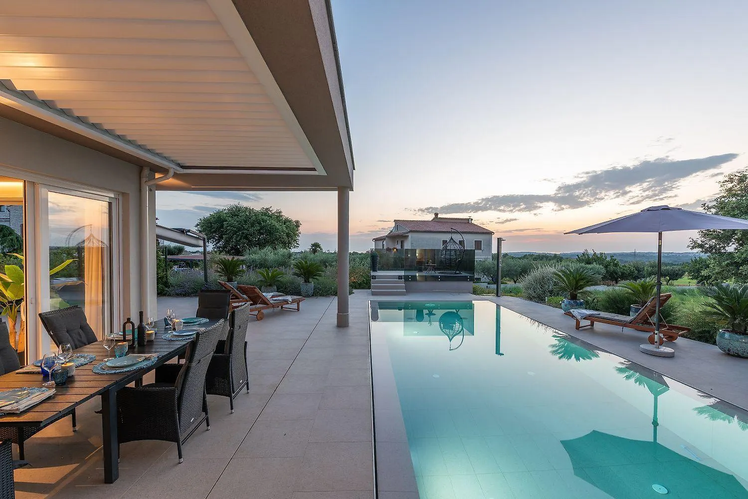 Exquisite Villa Mit Panoramablick Aufs Meer, Salzwasserpool Mit Gegenstromanlage, Bbq Porec