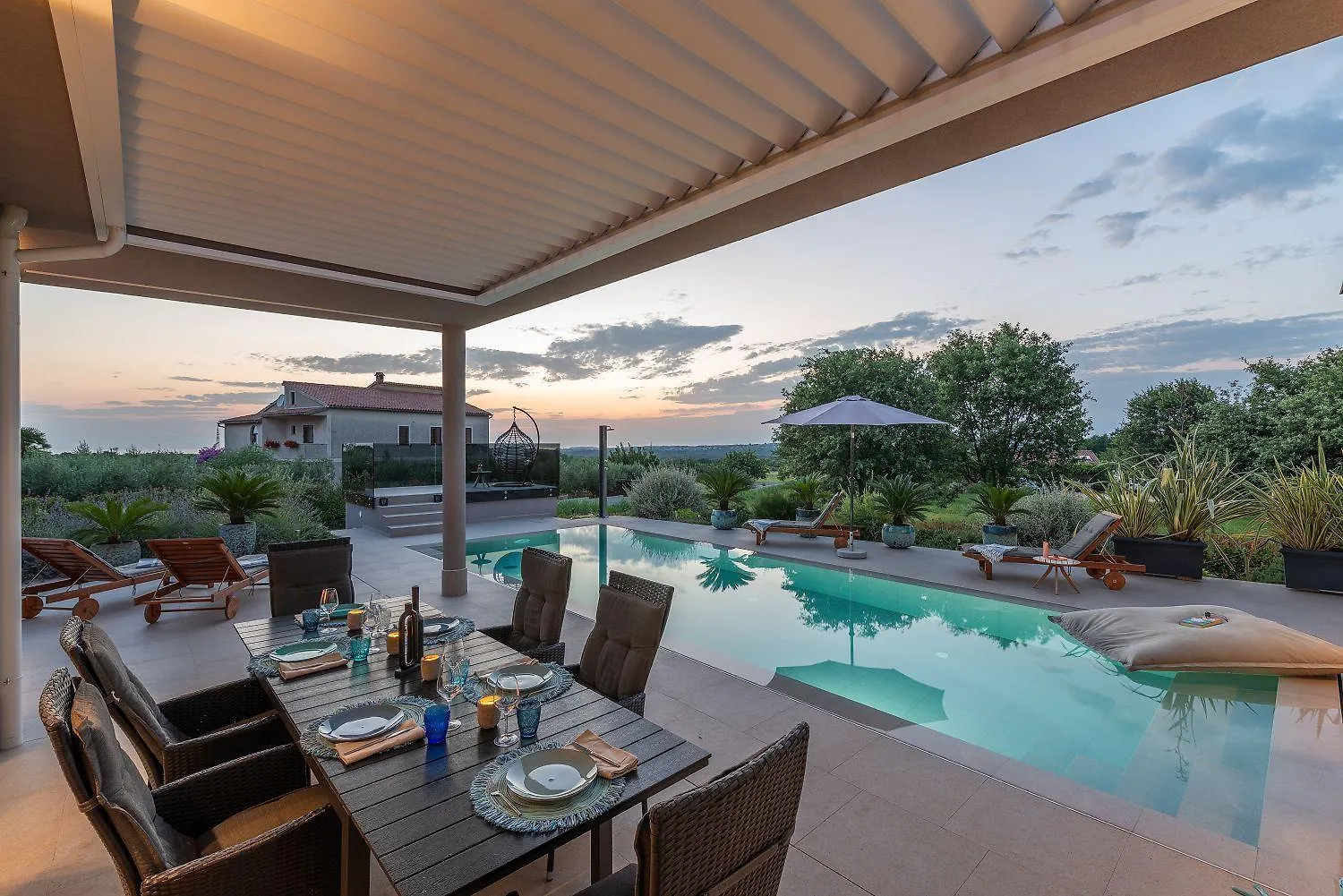 Exquisite Villa Mit Panoramablick Aufs Meer, Salzwasserpool Mit Gegenstromanlage, Bbq Poreč 0*,