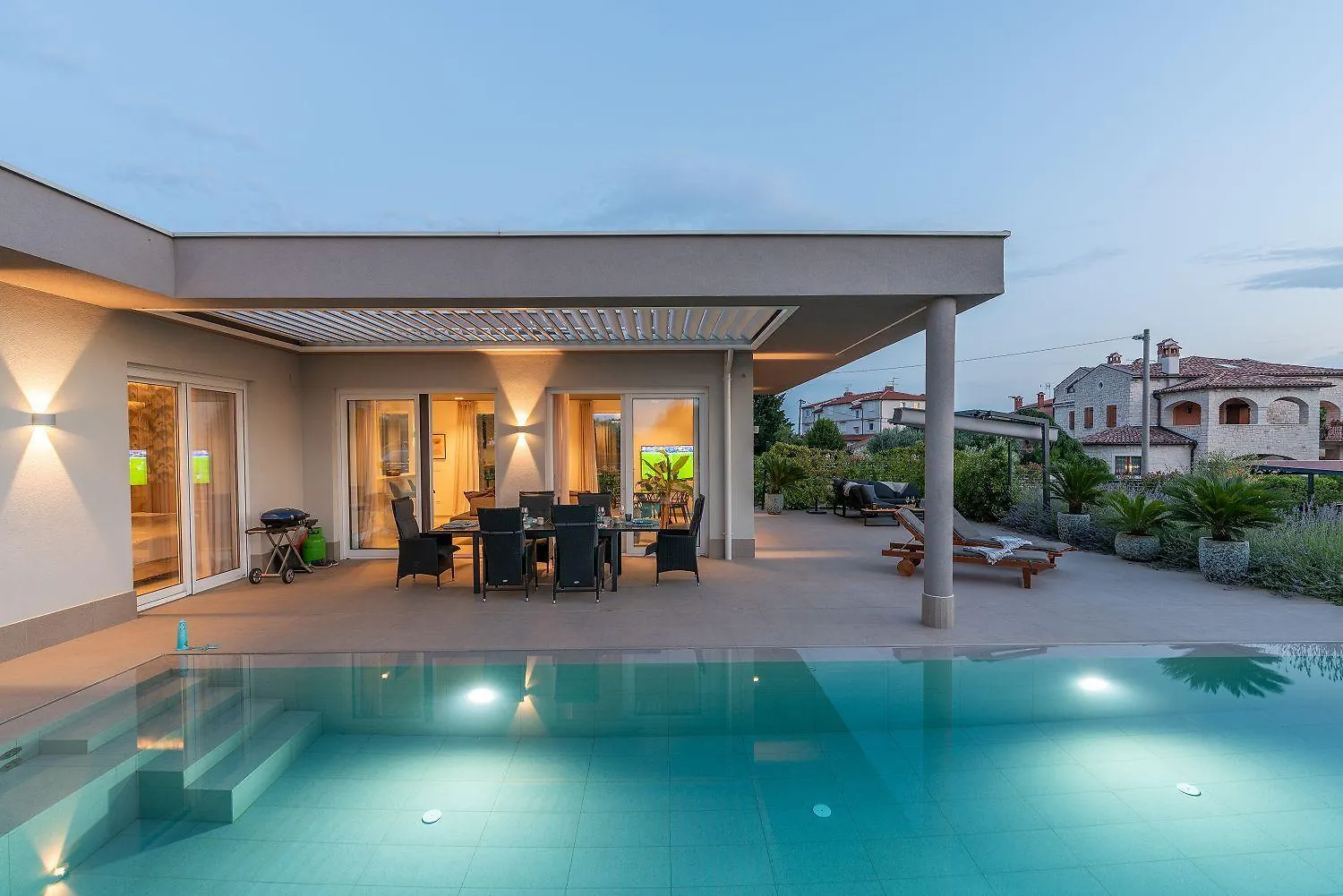 Exquisite Villa Mit Panoramablick Aufs Meer, Salzwasserpool Mit Gegenstromanlage, Bbq Poreč Chorvatsko