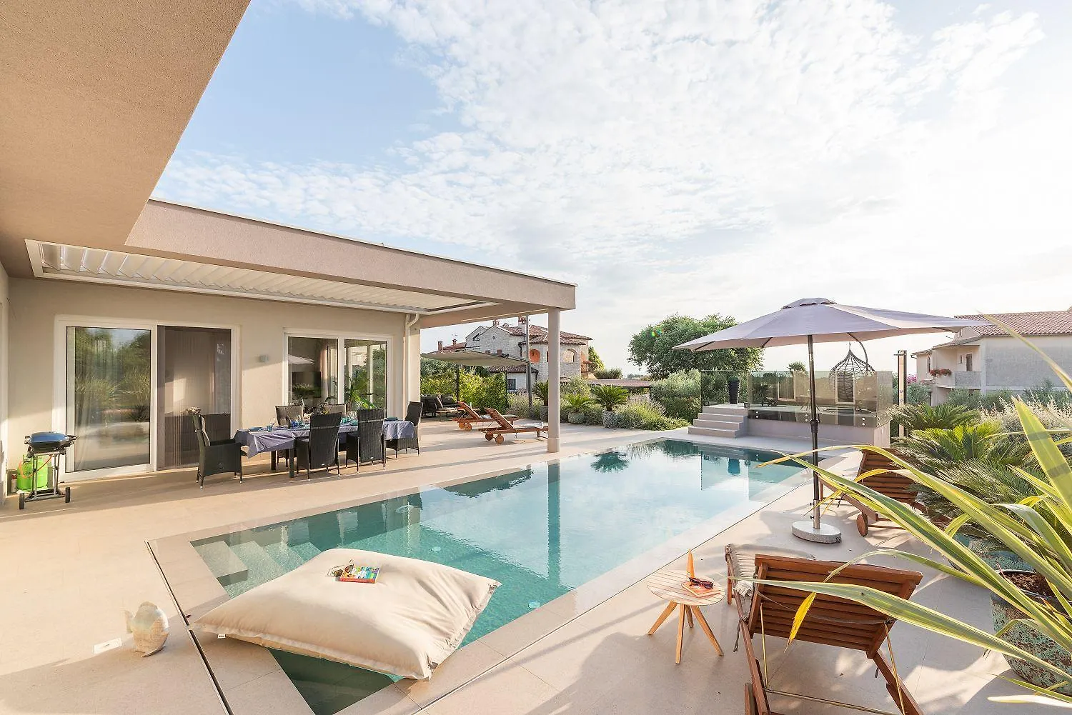Prázdninový dům Exquisite Villa Mit Panoramablick Aufs Meer, Salzwasserpool Mit Gegenstromanlage, Bbq Poreč Chorvatsko