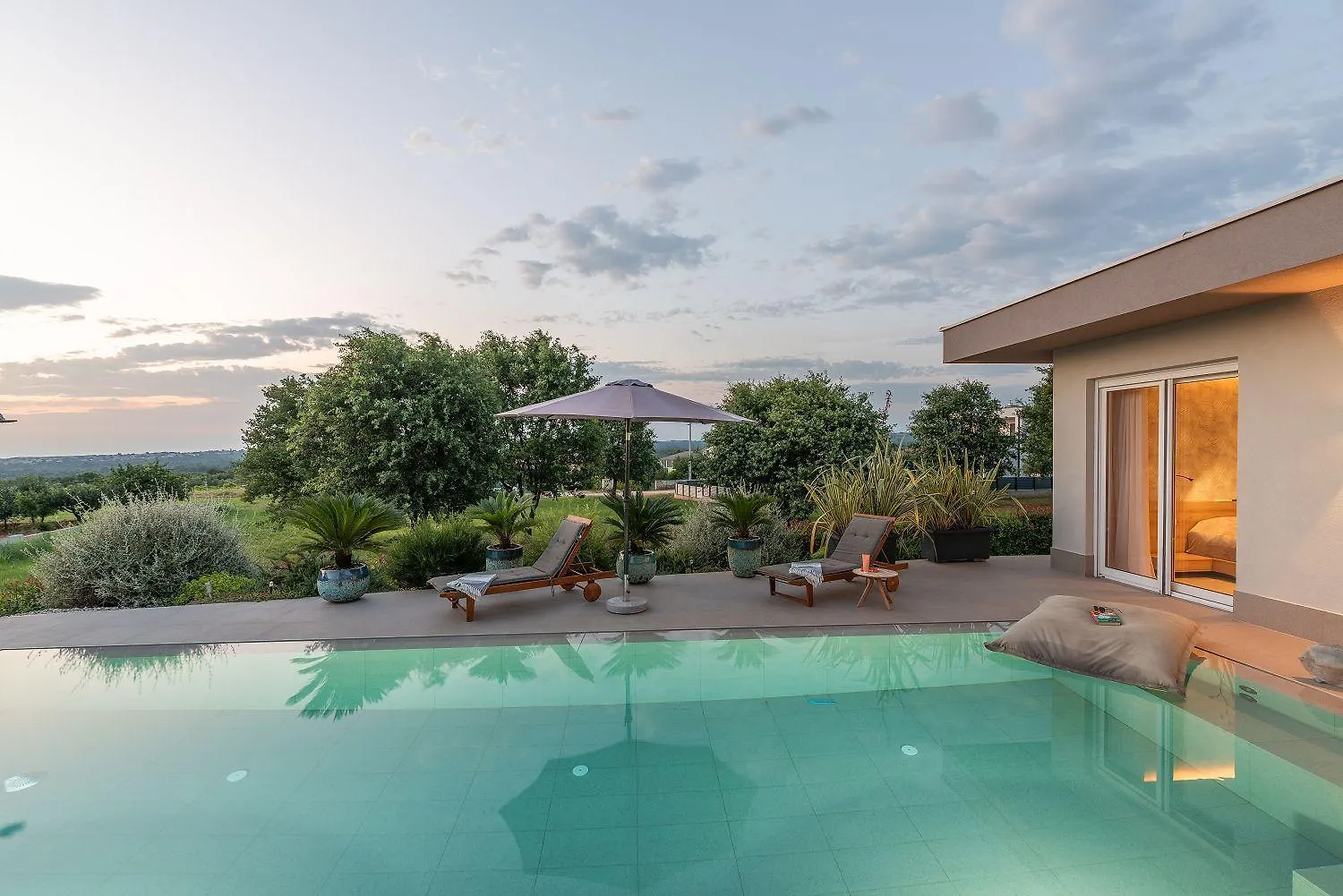 Exquisite Villa Mit Panoramablick Aufs Meer, Salzwasserpool Mit Gegenstromanlage, Bbq Poreč