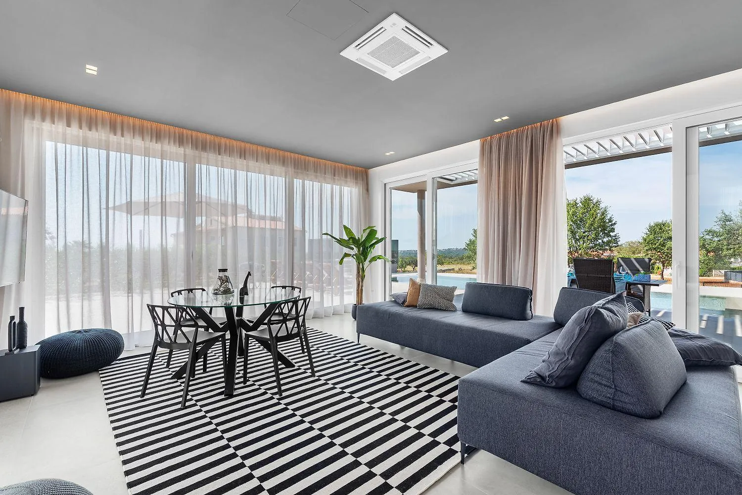 Exquisite Villa Mit Panoramablick Aufs Meer, Salzwasserpool Mit Gegenstromanlage, Bbq Poreč Prázdninový dům